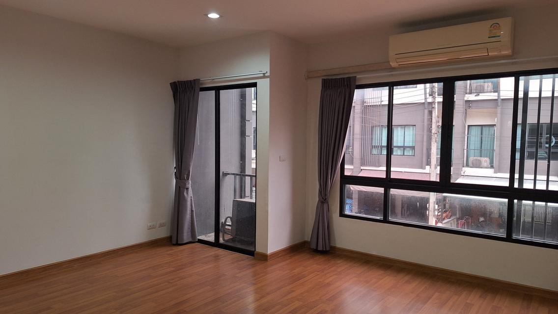 ให้เช่าทาวน์เฮ้าส์ คาซ่า ซิตี้ วงแหวน ลำลูกกา ติดถนนลำลูกกา 8