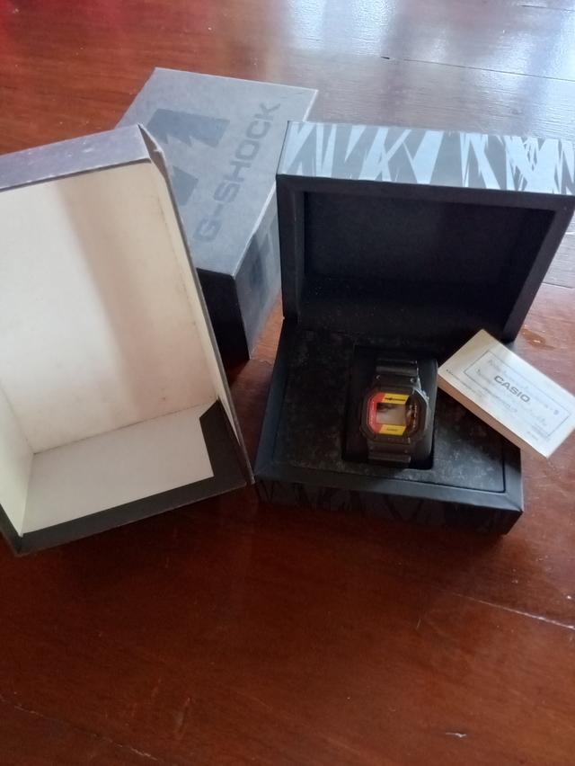 Casio G-SHOCK x THE HUNDREDS DW-5600HDR 35th Anniversary Collaboration Limited รุ่น DW-5600HDR-1 ของแท้ รับประกัน1ปี 4