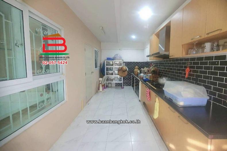 ทาวน์โฮม 2 ชั้น หลังมุม เนื้อที่ 30.2 ตร.ว. โครงการ ประภาทรัพย์ รามอินทรา-หทัยราษฎร์ (ซอยหทัยราษฎร์ 39) ถนนหทัยราษฎร์ แขวงสามวาตะวันตก เขตคลองสามวา 5