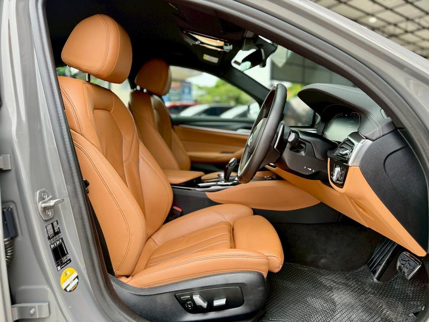 BMW SERIES 5 520d M SPORT 2021  11