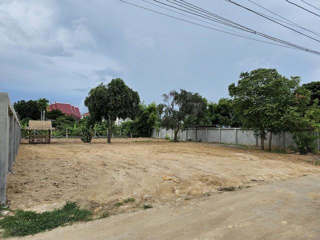 ขายที่ดินโป่ง พัทยาเนื้อที่ 246 ตรว. ติดลำห้วย ใกล้ถนน36-500เมตร ใกล้อ่างมาบประชัน-1กม. อ.บางละมุง ชลบุรี