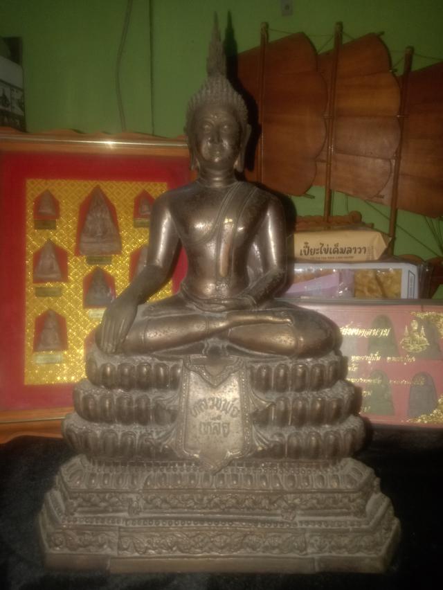 พระบูชา หลวงพ่อเหลือ วัดสร้อยทอง จ.สุพรรณบุรีรุ่นปี2525