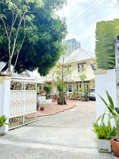 สไตล์โฮมมี่ วินเทจ Airbnb MRTสามย่าน 500ม. ถูกมาก โอกาสทอง เช่าร้านอาหารพรีเมียม 2 หลัง 50 ตร.วา. 200 ตร.ม. สีลม สาทร ใจ 1