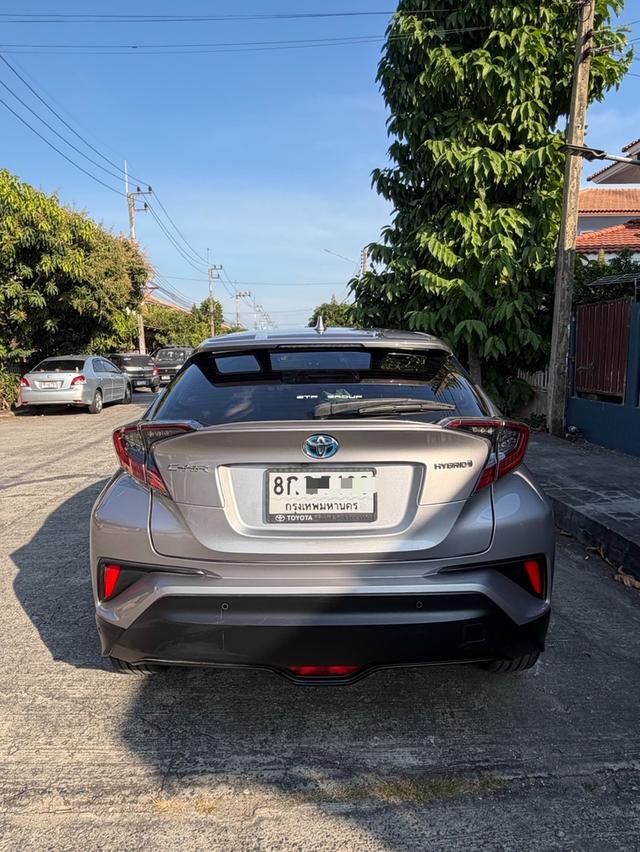 Toyota C-HR 1.8 Hybrid High (ตัวท็อป) ปี 2019 สีเทา 3