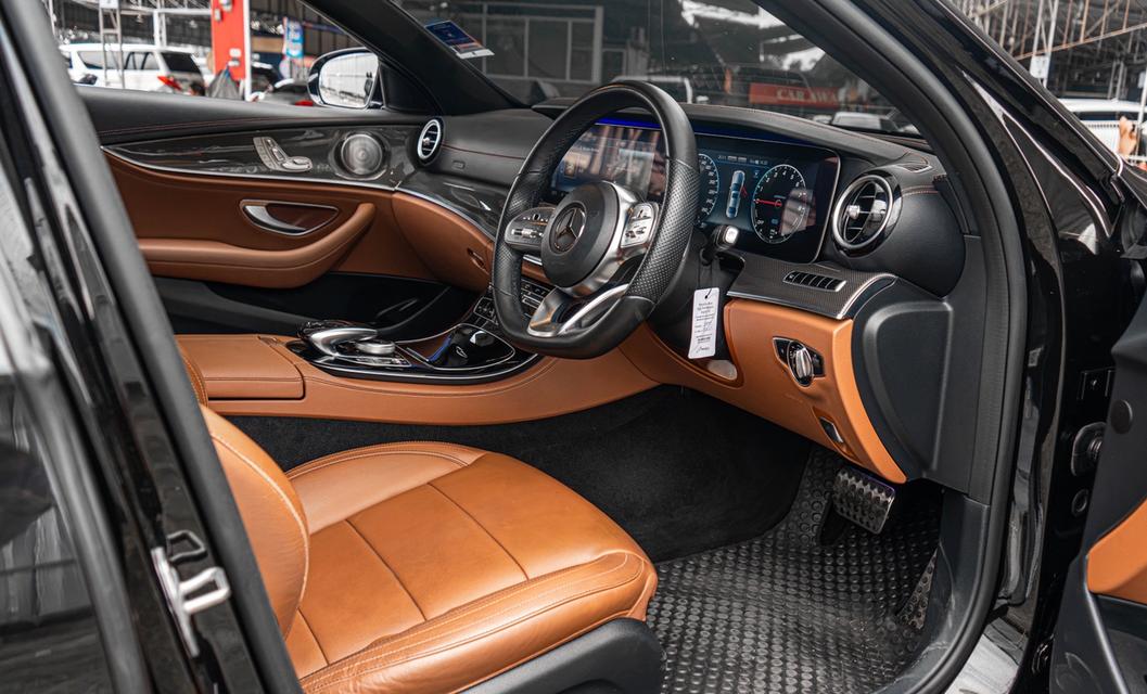 Mercedes-Benz E300e AMG 2.0 W213 AT 2020 ( 9กฬ 1023 )ไมล์ 133,xxx km.!!! ราคา 899,000 บาท รูปที่ 13