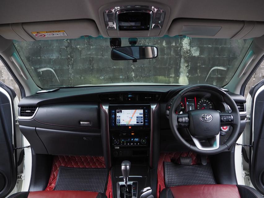 TOYOTA FORTUNER 2.8 TRD SPORTIVO BLACK TOP 2WD ปี 2020 11