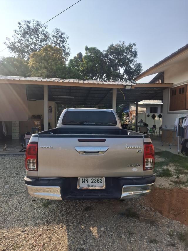 รถยนต์กระบะ โตโยต้ารีโว่ดับเบิ้ลแคป ตัวE ปี2017  ออกศูนย์ป้ายแดง เจ้าของขายเอง รูปที่ 3