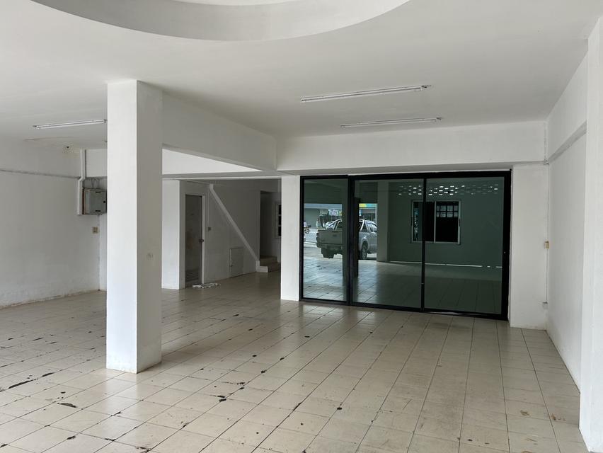 ให้เช่าอาคารพานิชย์ 3 ชั้นครึ่ง 2 คูหา 2