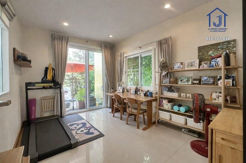 ขายทาวน์โฮม 2 ชั้น หมู่บ้านโกลเด้น ทาวน์ เกษตร-ลาดปลาเค้า ซอยลาดปลาเค้า 72 หลังมุม ใกล้รถไฟฟ้าสายสีชมพู 4