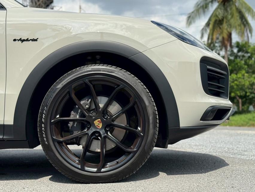 Cayenne e-hybrid Lightweight Coupe 9