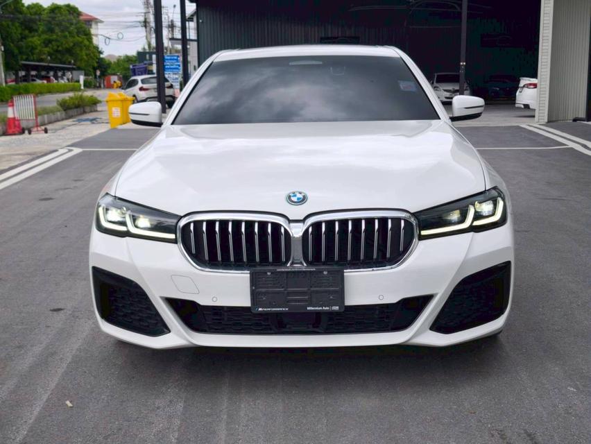 รหัสรถ KPV53 2022 BMW 530e 2.0 LCI Msport 4