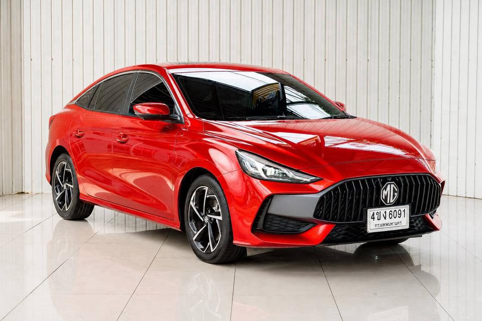 MG 5 1.5 X SUNROOF ปี 2023 สีแดงโฉม ปี21-ปัจจุบัน