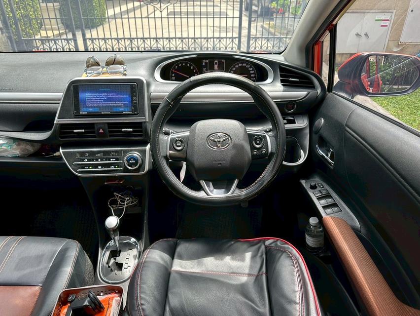 Toyota Sienta Model V 1.5V Dual VVTi / 7AT CVT  15