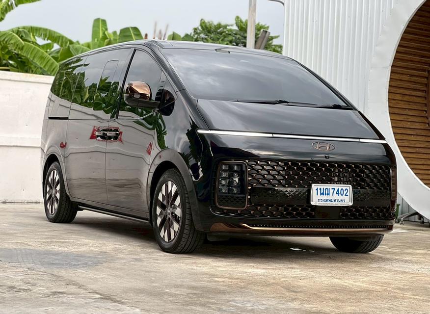ปี 2022 HYUNDAI STARIA, 2.2 PREMIUM SUNROOFโฉม ปี21-ปัจจุบัน สีดำ เกียร์ออโต้ ดีเซล ตัวท๊อปสุด 2