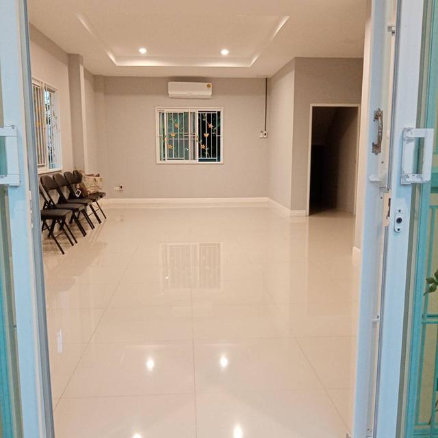 ขายถูกบ้านเดี่ยว 2 ชั้น หมู่บ้าน วิสต้าวิลล์โครงการ3 คลอง8  Vista Ville 3 Klong 8 ขนาด 93 ตรว. 3 นอน 3 น้ำ บ้านสวย  หลังมุม บ้านเปล่าใหม่มาก จอดรถในบ 3