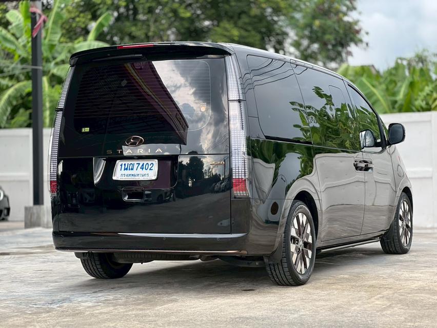 ปี 2022 HYUNDAI STARIA, 2.2 PREMIUM SUNROOFโฉม ปี21-ปัจจุบัน สีดำ เกียร์ออโต้ ดีเซล ตัวท๊อปสุด 3