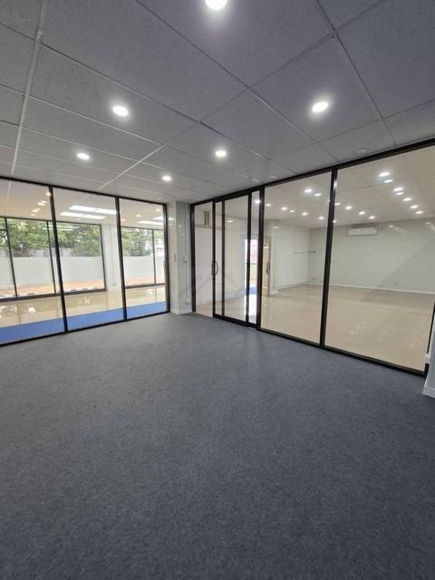 ให้เช่าพื้นที่ ชั้น 1 ขนาด 220 ตร.ม. ถนนวิภาวดี 62 มีแอร์ทุกห้อง ใกล้มูลนิธิกระจกเงา 6