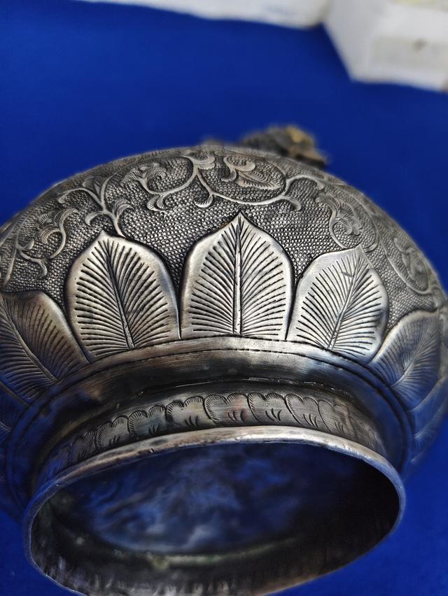 old Chinese silver surahi gold engraved รูปที่ 16