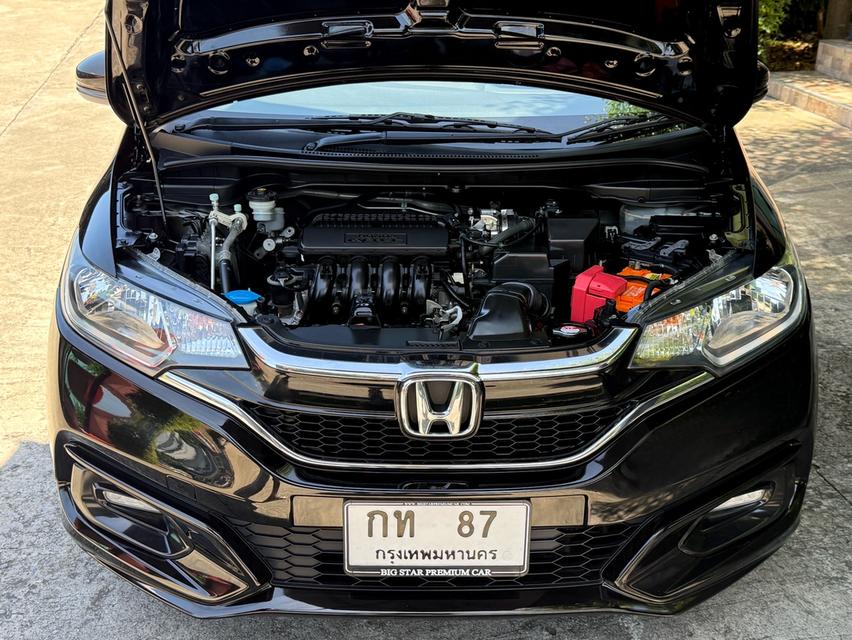 2019 HONDA JAZZ GK รถมือเดียวออกป้ายแดง รถวิ่งน้อย เข้าศูนย์ตามระยะ รถไม่เคยมีอุบัติเหตุครับ 15