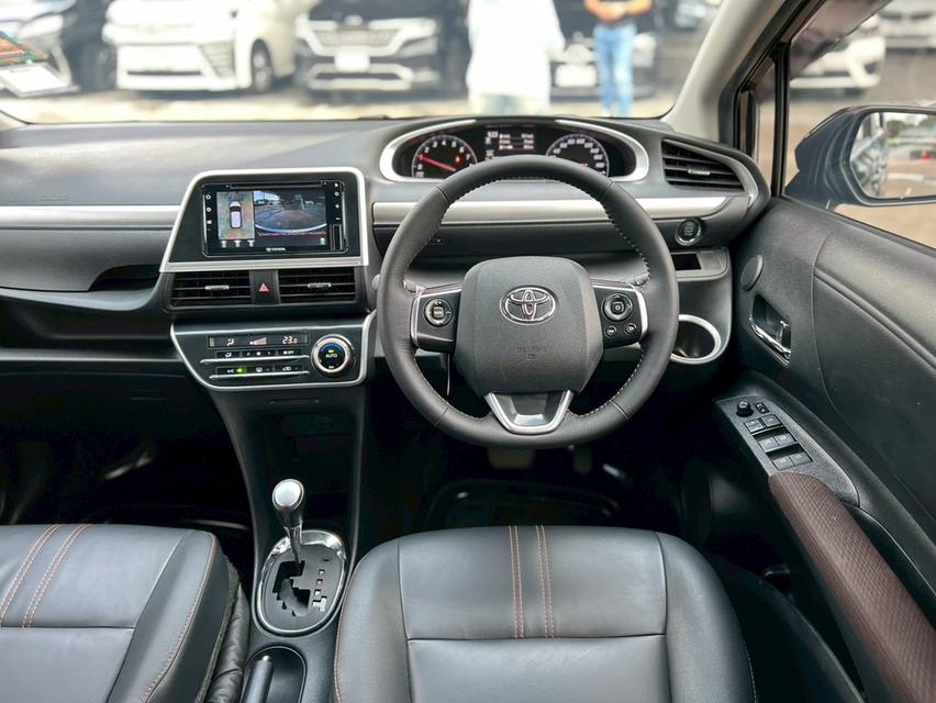 ปี 2020 TOYOTA SIENTA, 1.5 V โฉม ปี16-ปัจจุบันสีดำ เกียร์ออโต้ เครื่องเบนซิน มือเดียวป้ายแดง 16