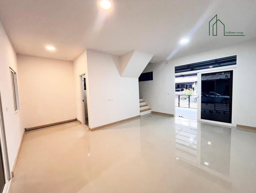 ทาวน์เฮาส์ หมู่บ้านกัสโต้ บางนา - สุวรรณภูมิ ซ.วัดศรีวารีน้อย รีโนเวทพร้อมอยู่