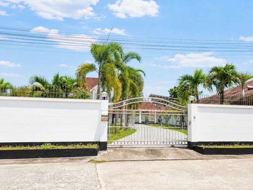 For Sale — Spacious 2-Storey Detached House near Pattaya Technical College 219sqw 3bedrooms 3bathrooms 3