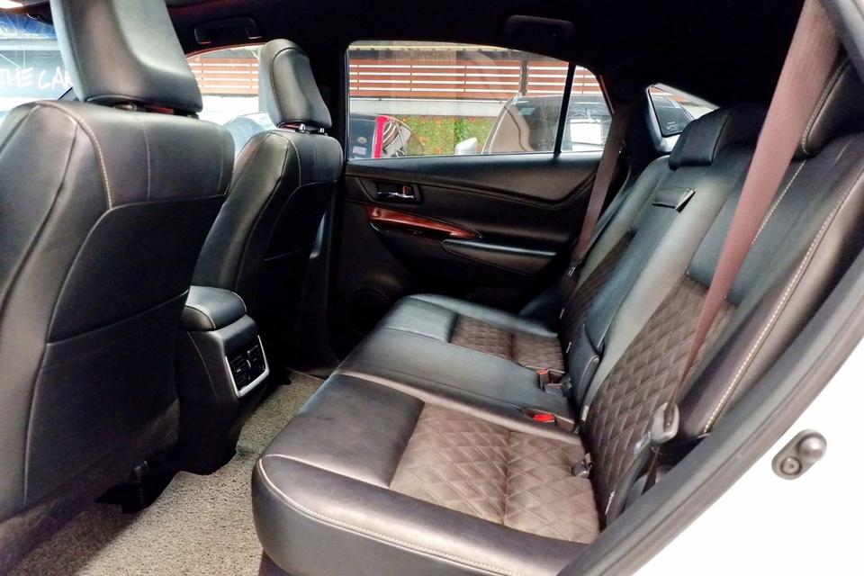 Toyota Harrier 2.0 Premium Panoramic Roof ปี 2014 3