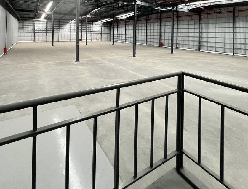 ให้เช่าโกดัง โรงงาน พร้อม Office 2 ชั้น / เขต Free Zone ขอใบอนุญาต รง.4 ได้ มีว่าง 2 ยูนิต / พื้นที่ใช้สอย 3997 ตารางเมตร / ทำเล บางนา ตราด กม.46 3