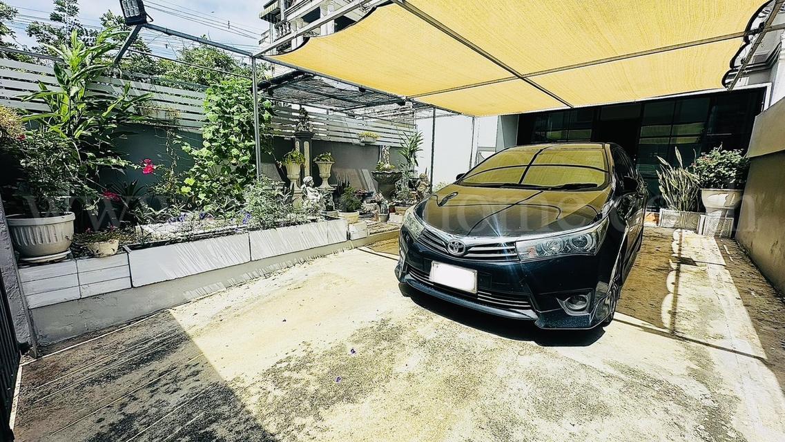 ทาวน์โฮม 3 ชั้น 45 ตร.วา ซอยรามคำแหง 65 (ลาดพร้าว 122 มหาดไทย) พร้อมอยู่ 2