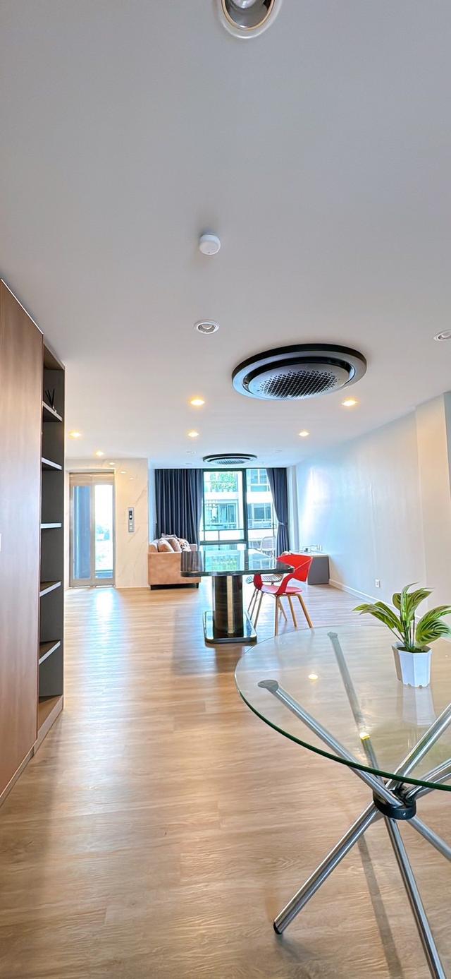 ให้เช่าด่วน! Home Office/ทาวน์โฮม 5 ชั้น มีลิฟต์! 330 ตร.ม. 6 ห้องน้ำ พร้อม EV Charger ใกล้ MRT สายสีเหลือง 1.3 กม. 6