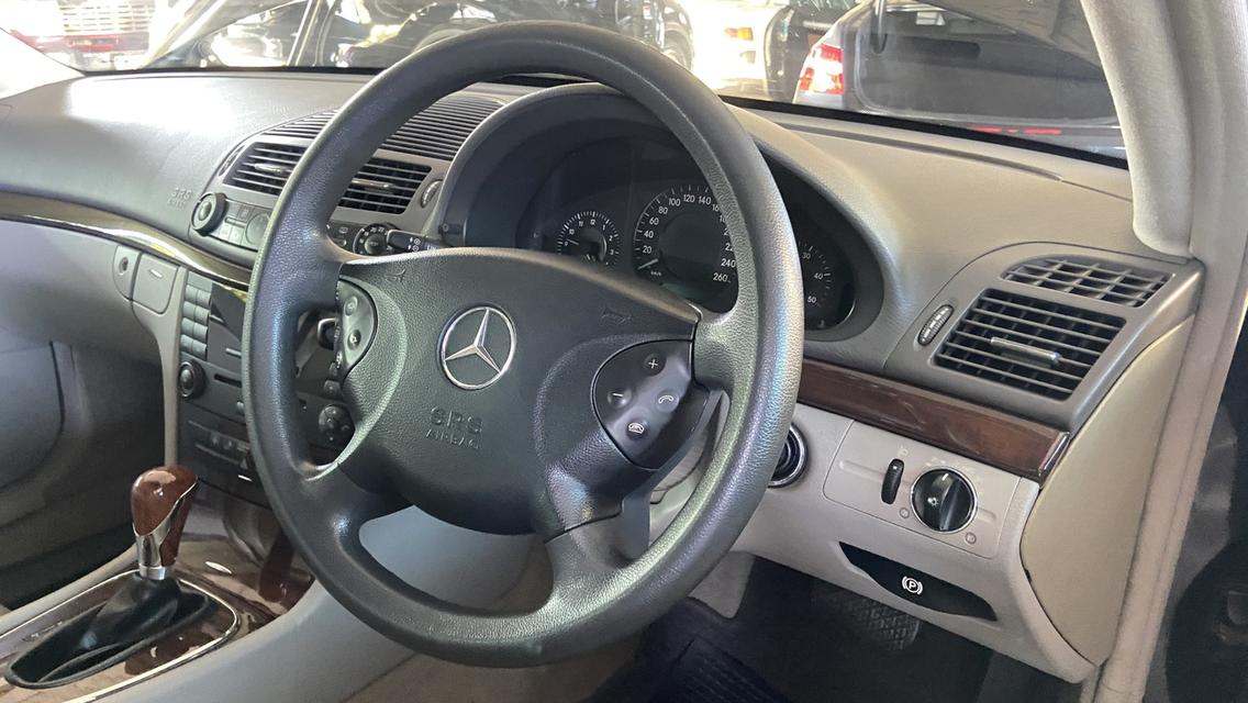 Vาย เบนซ์ดีเซล 4 ประตู E220CDI รูปที่ 10