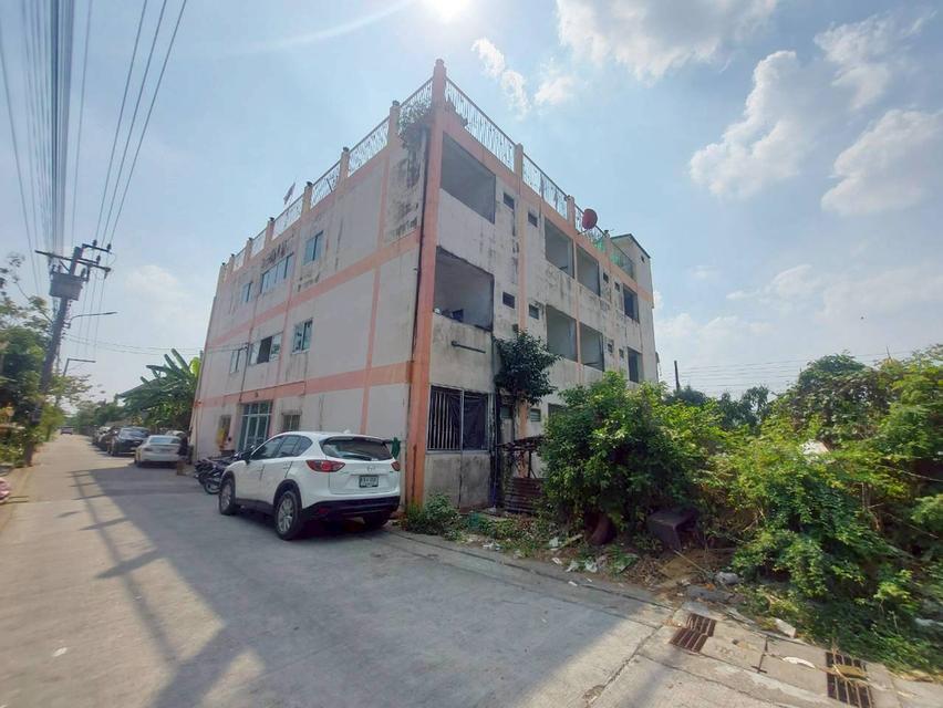 ขายอพาร์ทเม้นท์ 3 ชั้น ซอยราษฎร์อุทิศ30 มีนบุรี กรุงเทพมหานคร 2