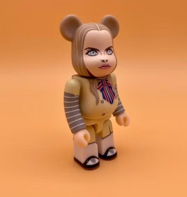 ส่งต่อ Bearbrick Magan 100% 3