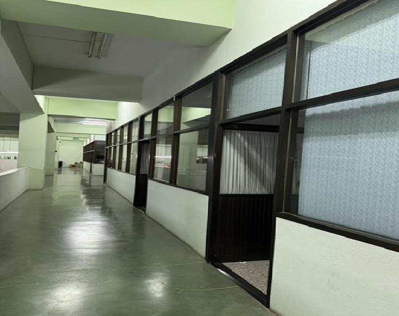 ให้เช่าโกดังพร้อมสำนักงาน / อาคาร 4 ชั้นครึ่ง / โกดังขนาดใหญ่ พื้นที่ใช้สอยกว่า 4600 ตารางเมตร / ทำเล พระราม 2 / พระราม 2 ซอย 51 ทำเลดีมาก ตรงข้าม Cen 4