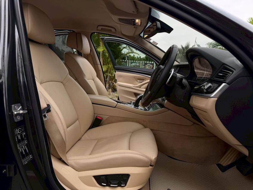 BMW 523i Highline ปี11 จด12รถสวยใช้น้อย เครื่องนิ่ง ช่วงล่างแน่น 9
