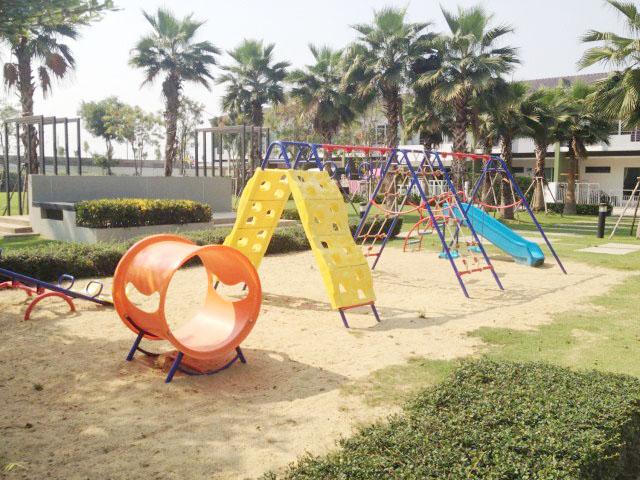 ให้เช่าทาวน์เฮ้าส์ใหม่ 2 ชั้น หมู่บ้านเดอะทรัสต์ ลำลูกกาคลอง 5 ใกล้ Big c วัดแจ้งวังหิน,บิ๊กซีคลอง5,มอเตอร์เวย์ บ้านหัวมุม  ไม่รับสัตว์เลี้ยง 4