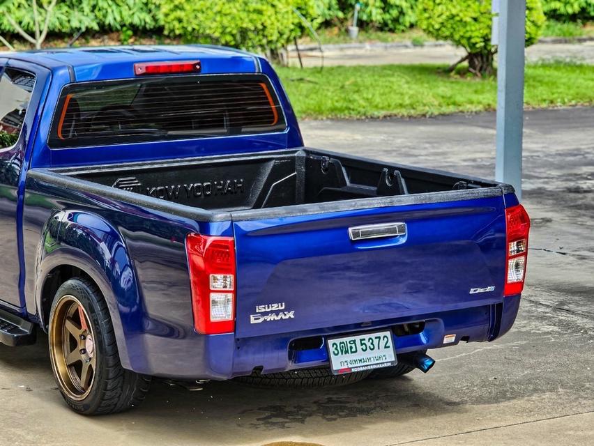 Isuzu  10