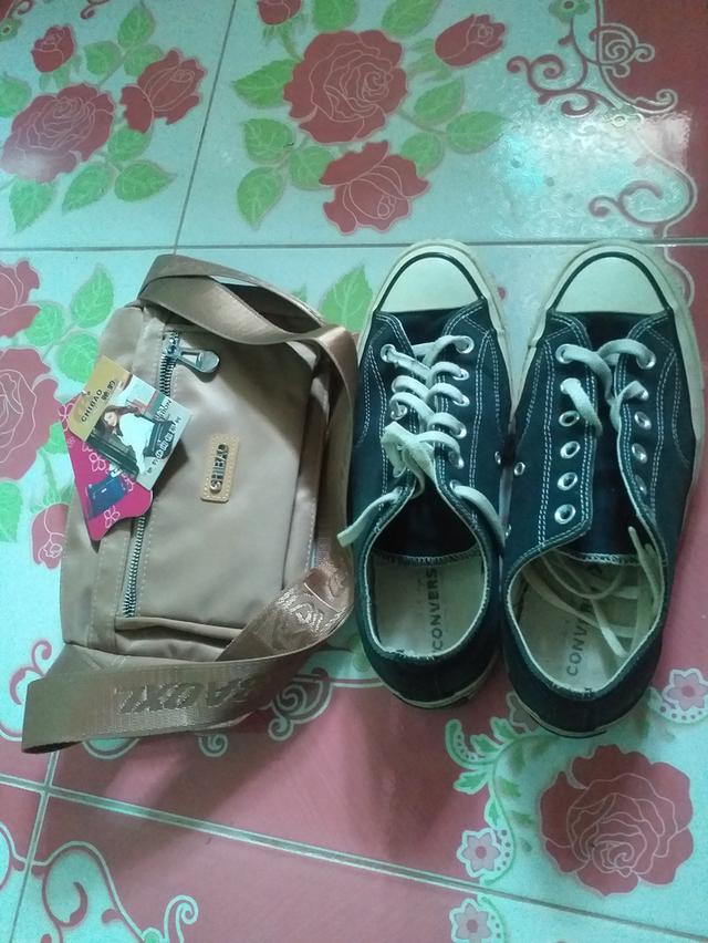 รองเท้าคอนเวิสมือสองใส่สบายแถมกระเป๋า1ใบของแท้ราคาถูกคับ
