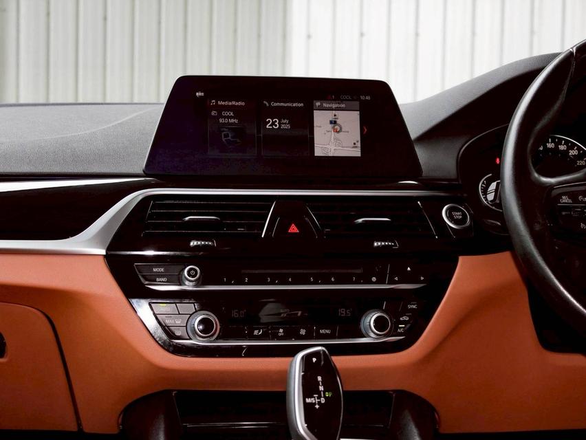 ขาย BMW 530e Elite ปี20 10