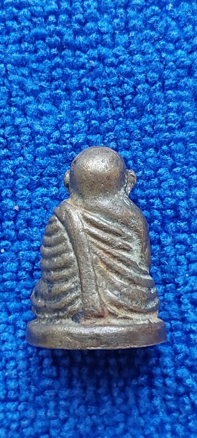 รูปหล่อหลวงพ่อเงิน วัดเขารูปช้าง พิจิตร รูปที่ 2