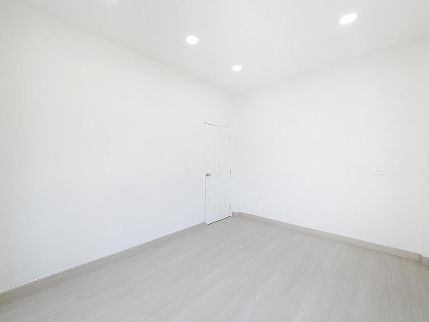 ขายราคาพิเศษ ทาวน์เฮ้าส์ 2 ชั้น ม.ณรุจา เนื้อที่ 30 ตร.ว. 4นอน 2น้ำ บ้านสวย หน้ากว้าง แปลงมุม ทำเลดีมาก ฟังชั่นดีเยี่ยม เฟอร์ครบ พื้นที่กว้าง 16