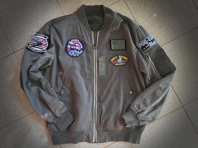 ขายเสื้อแจ็กเก็ต Bomber Jacket แบรนด์ Uniqlo