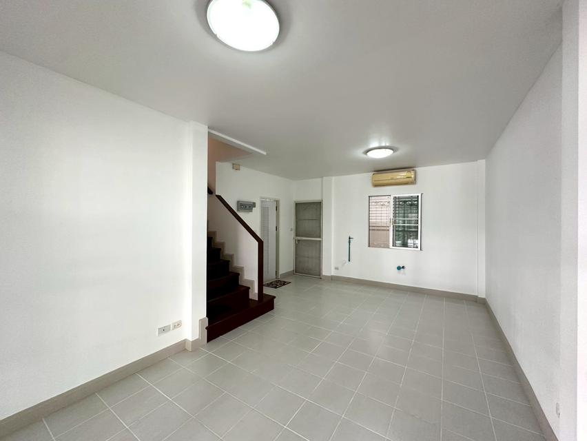 ขายถูกมาก!! ทาวน์เฮ้าส์  เดอะวิลล่า รัตนาธิเบศร์-ราชพฤกษ์ ท่าอิฐ ถนนรัตนาธิเบศร์ หลังมุม 5