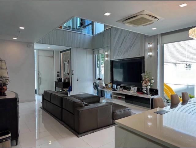 ขายบ้านเดี่ยวหรู 3ชั้น 74 ตร.ว.โครงการ VIVE เอกมัย รามอินทรา บ้านระดับลักชูรี่ฟังก์ชันครบ พร้อมลิฟท์โดยสาร ตกแต่งบิวท์อินทั้งหลัง เฟอร์นิเจอร์ครบ 2