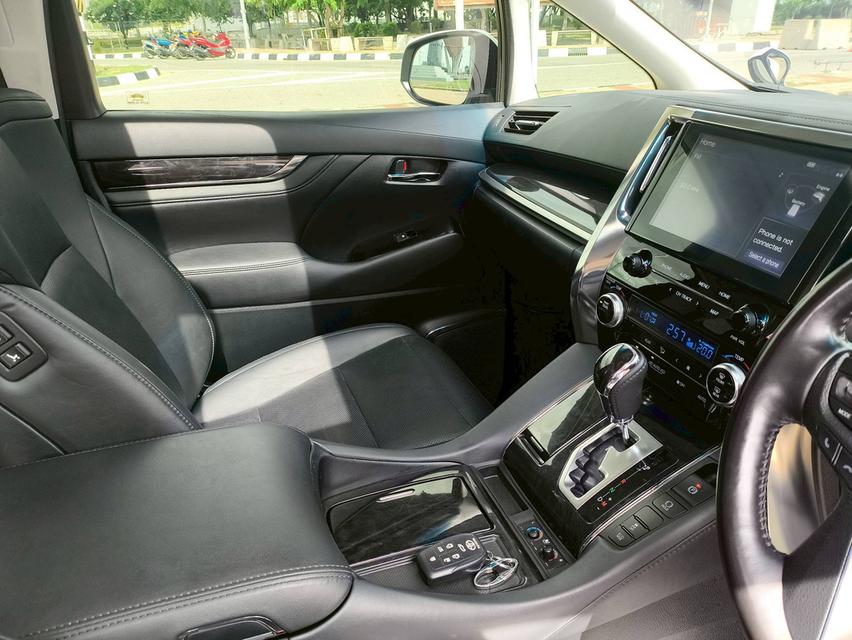 TOYOTA Alphard 2.5 S C-Package Van สีขาว ปี 2020 10
