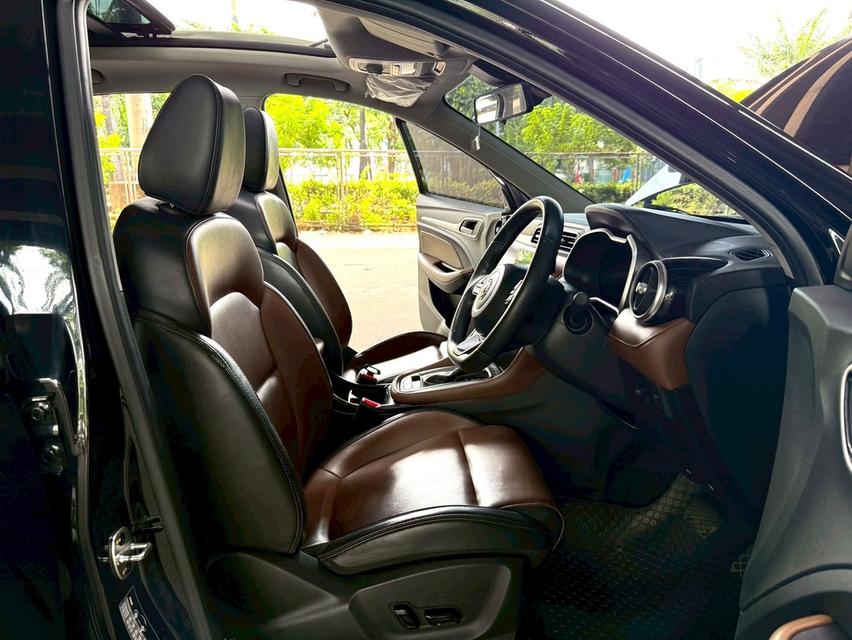 ขายรถ MG ZS 1.5X sunroof ปี 2021 สีดำ เกียร์ออโต้ 9
