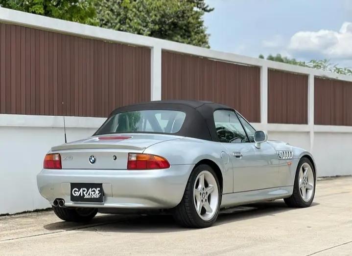 1997 BMW Z3 Convertible 4