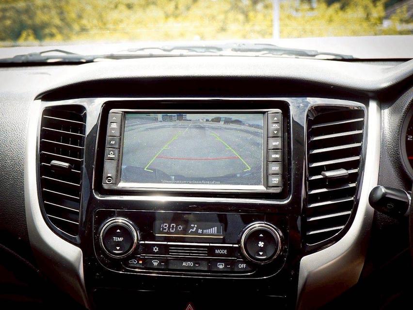 รหัสรถ QT115 Mitsubishi Triton Megacab 2.4 GLS Limited Plus เกียร์ M/T สีบรอนซ์เทา ปี 2015 18