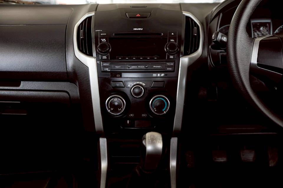 Isuzu D-Max Hi-Lander Cab 2.5 VGS Z ท๊อป ปี 2013 เกียร์ธรรมดา สีดำ  16