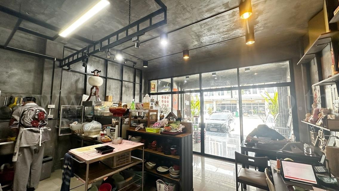 อาคารพาณิชย์ 3 ชั้น ไอลีฟ ทาวน์ ลำลูกกา คลอง 3 ถูกสุดในโครงการ 4